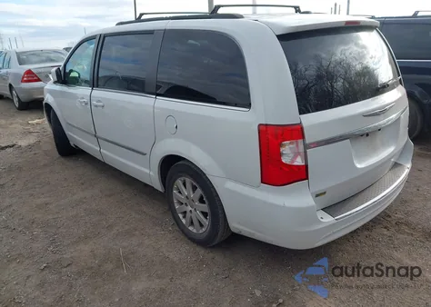 2016 Chrysler Town & Country Touring z USA, uszkodzony, nr VIN 2C4RC1BG8GR289143